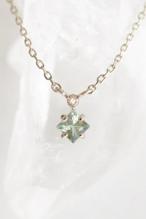 14K Solid Gold Bohemian Vintage Princess Cut Natural Green Sapphire And Diamond Pendant Necklace