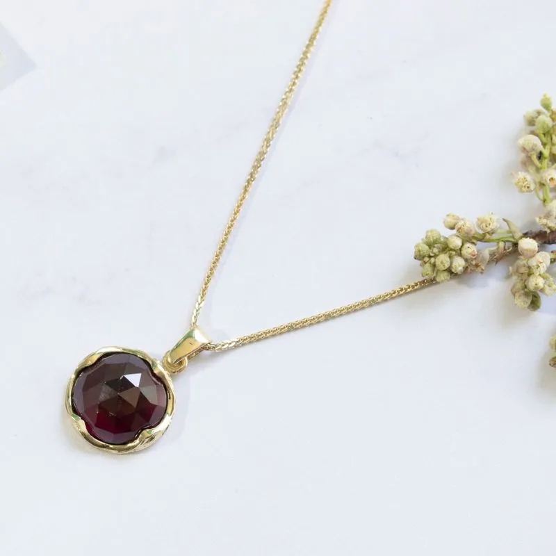 14K Yellow Gold Red Garnet 12mm Pendant