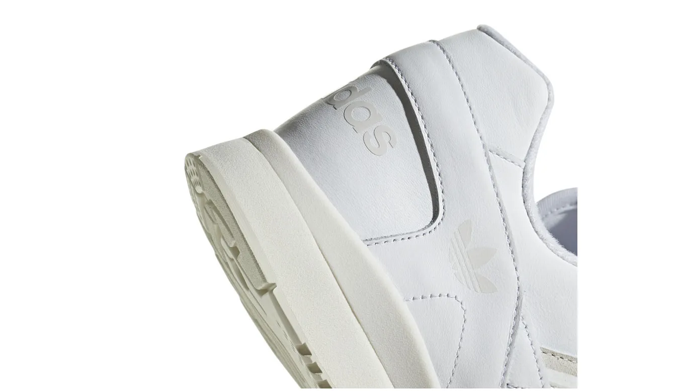 adidas A.R. Trainer
