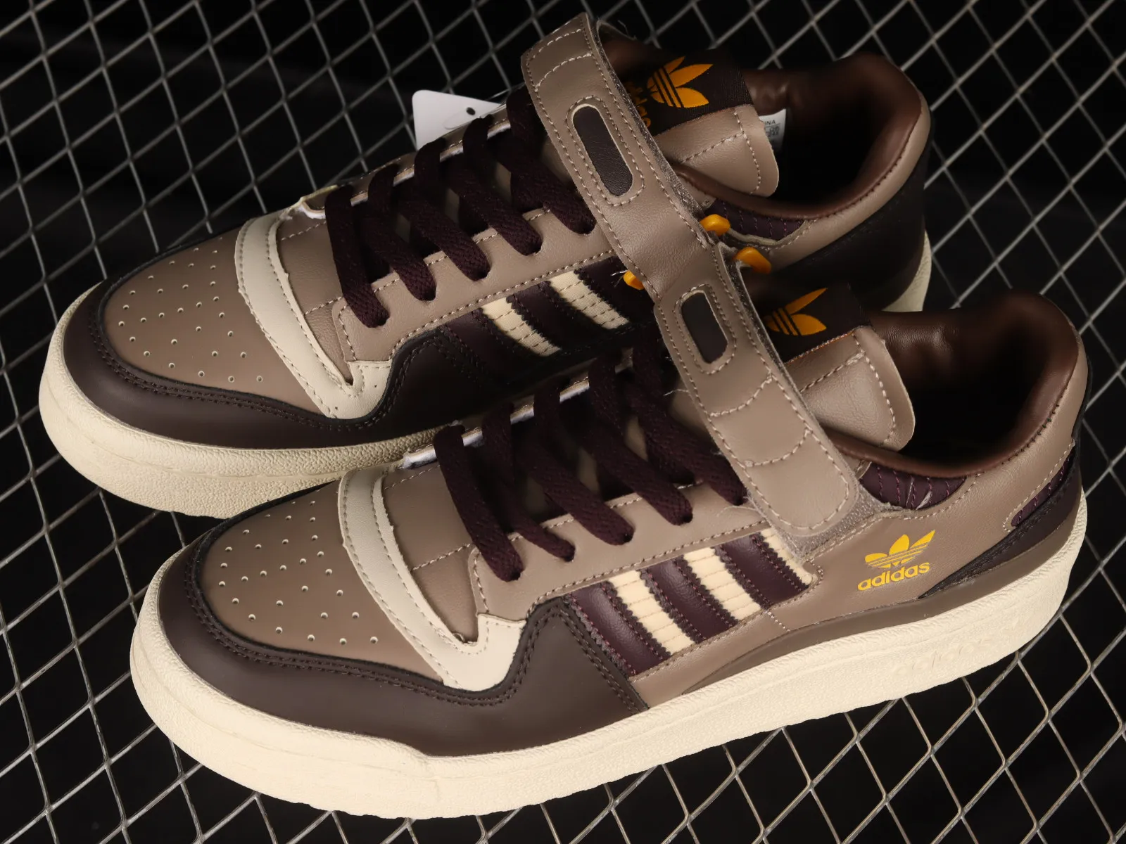 Adidas Originals Forum 84 Low Dark Brown Gold HQ6937