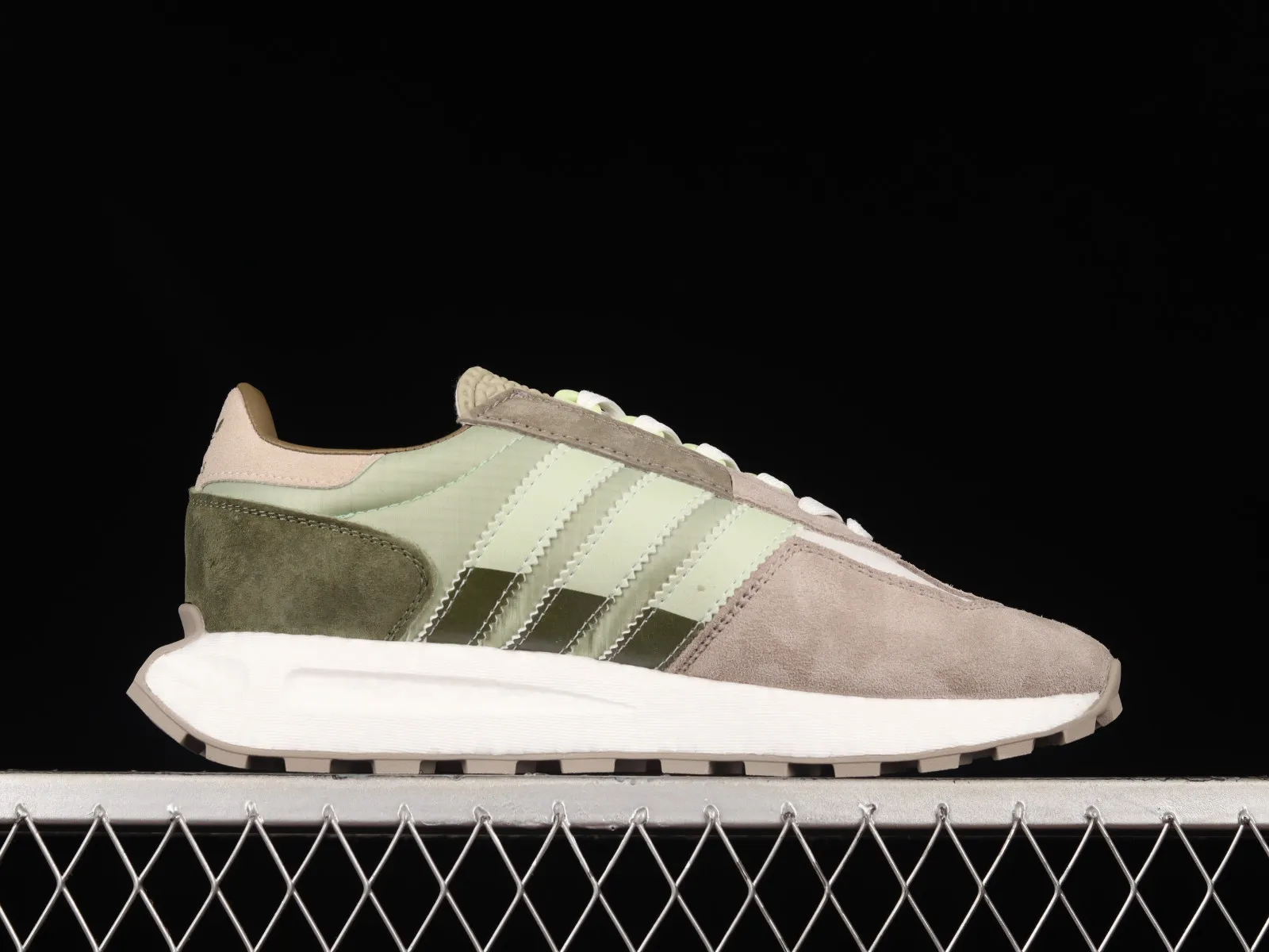 Adidas Retropy E5 Olive Green Cloud White Light Brown HP7742