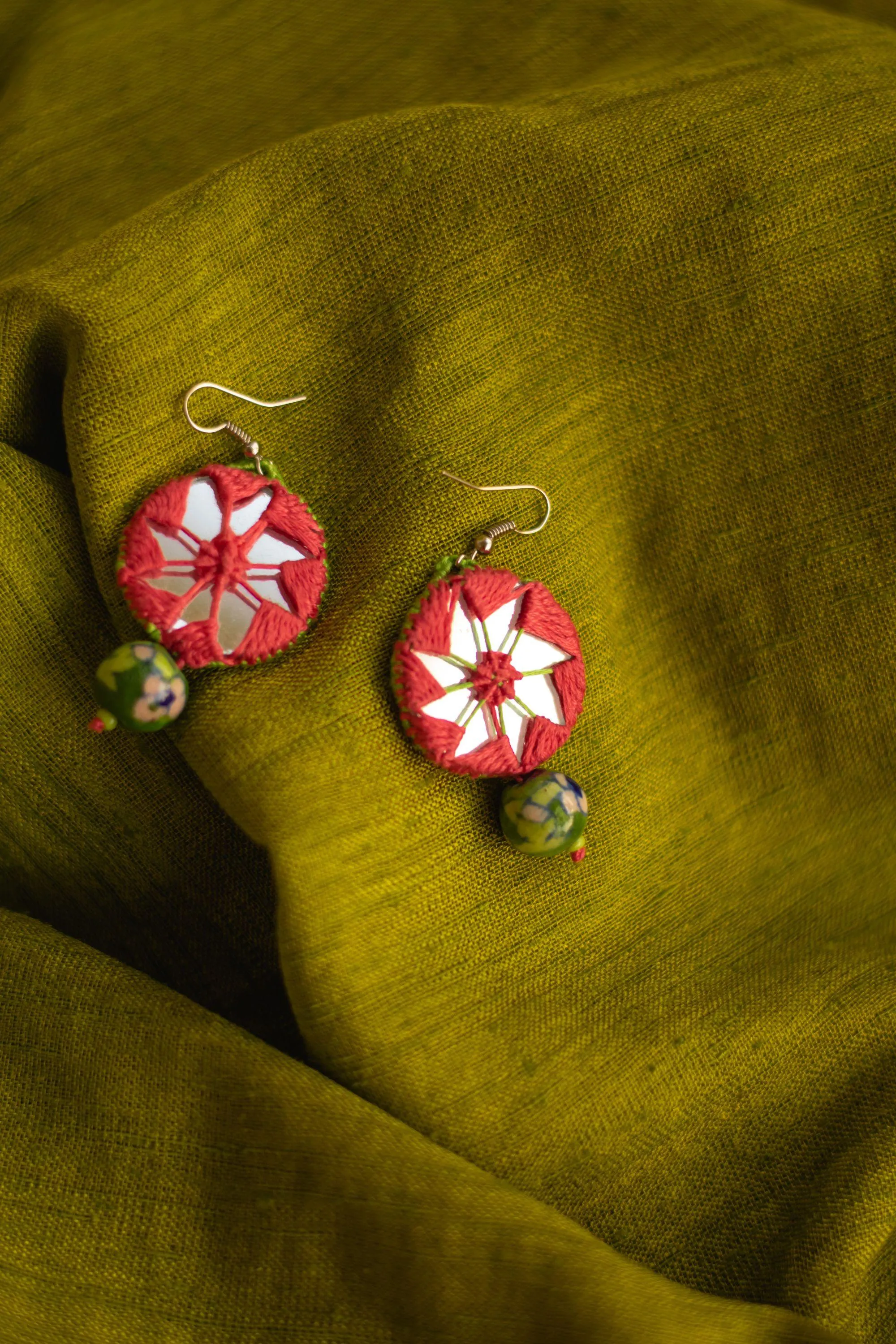 Kaisori Dual circle thread pottery earrings - Pink and Green