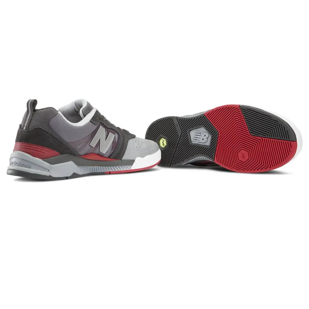 New Balance 868