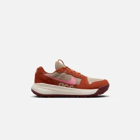 Nike     acg lowcate
