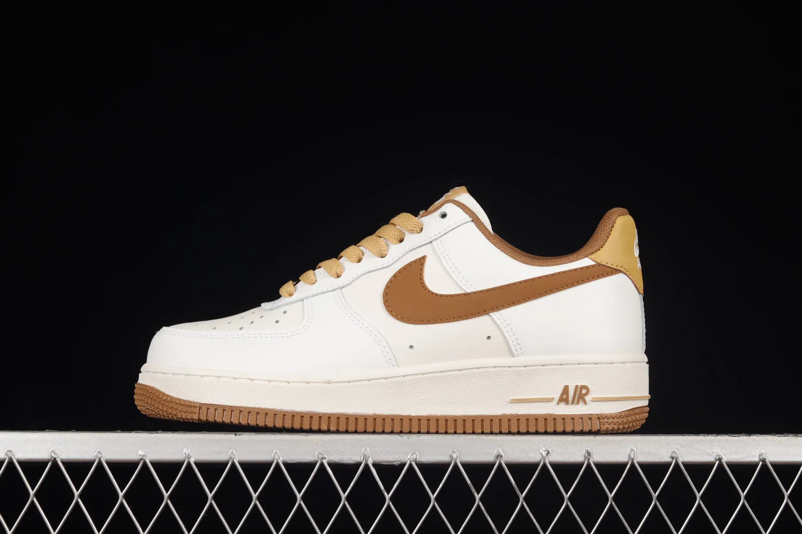 Nike Air Force 1 07 Low White Brown CW3388-204