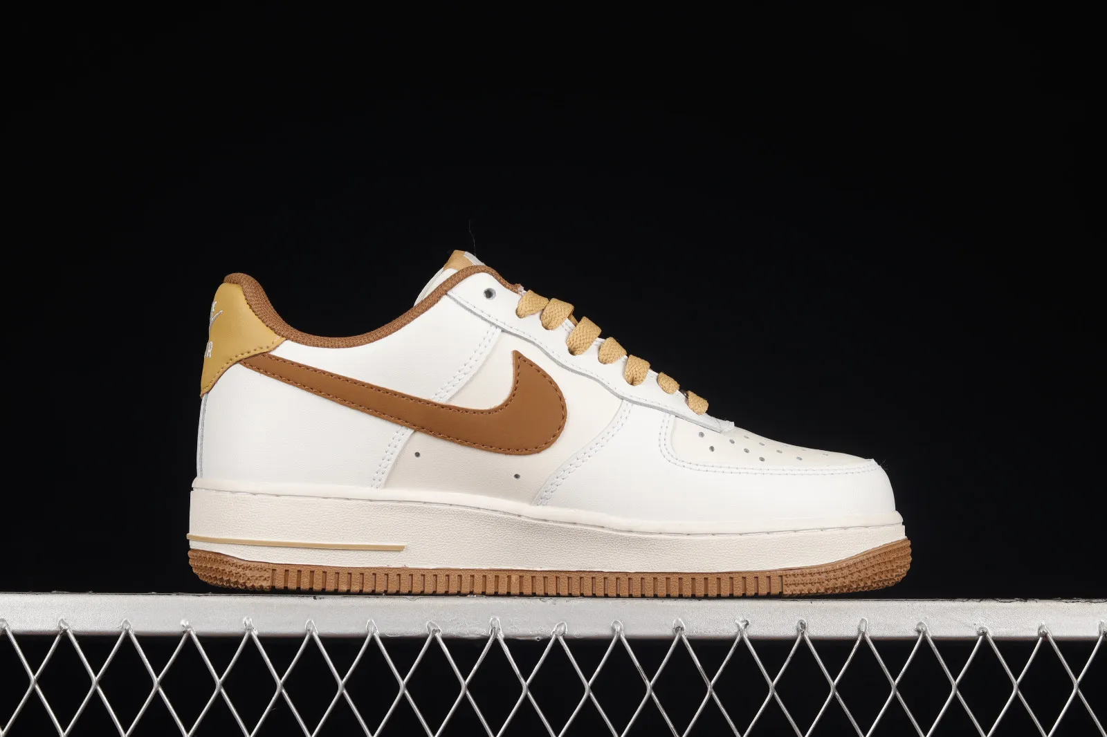 Nike Air Force 1 07 Low White Brown CW3388-204