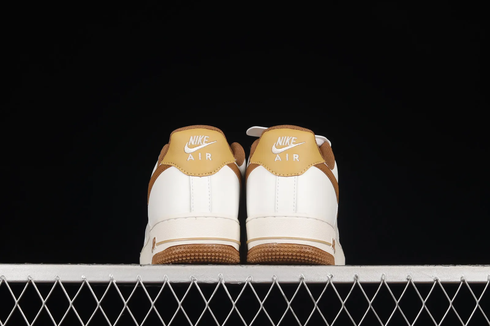 Nike Air Force 1 07 Low White Brown CW3388-204