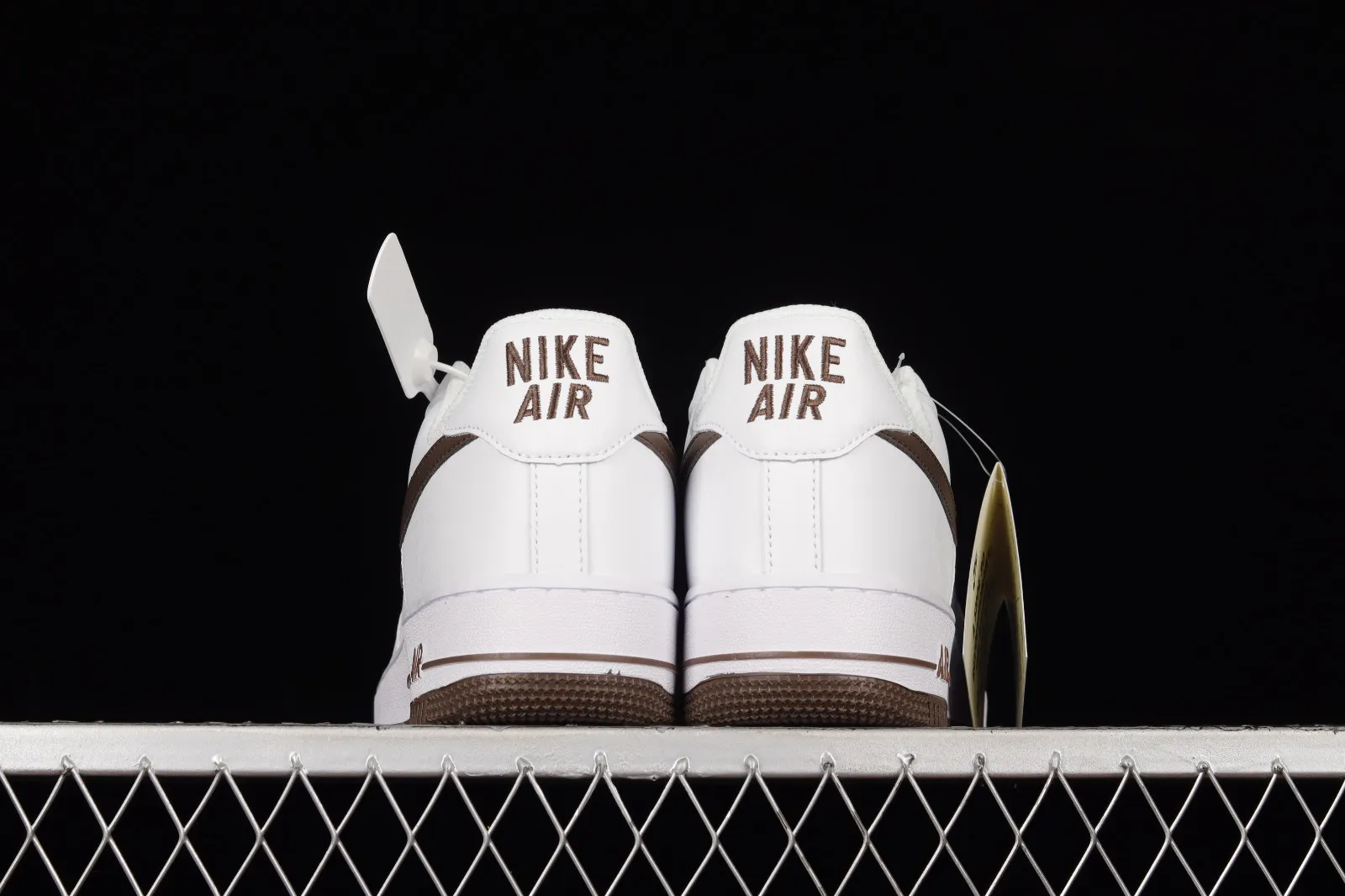 Nike Air Force 1 07 Low White Dark Brown DM0576-100