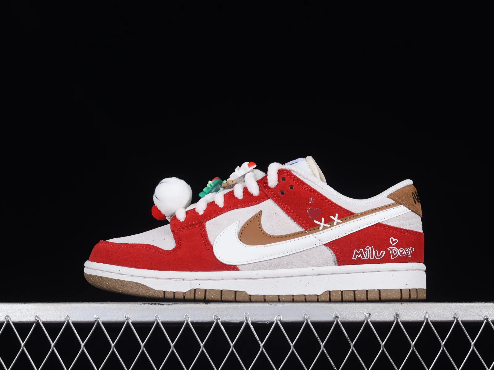 Nike SB Dunk Low 85 Christmas Red White Brown DO9457-112