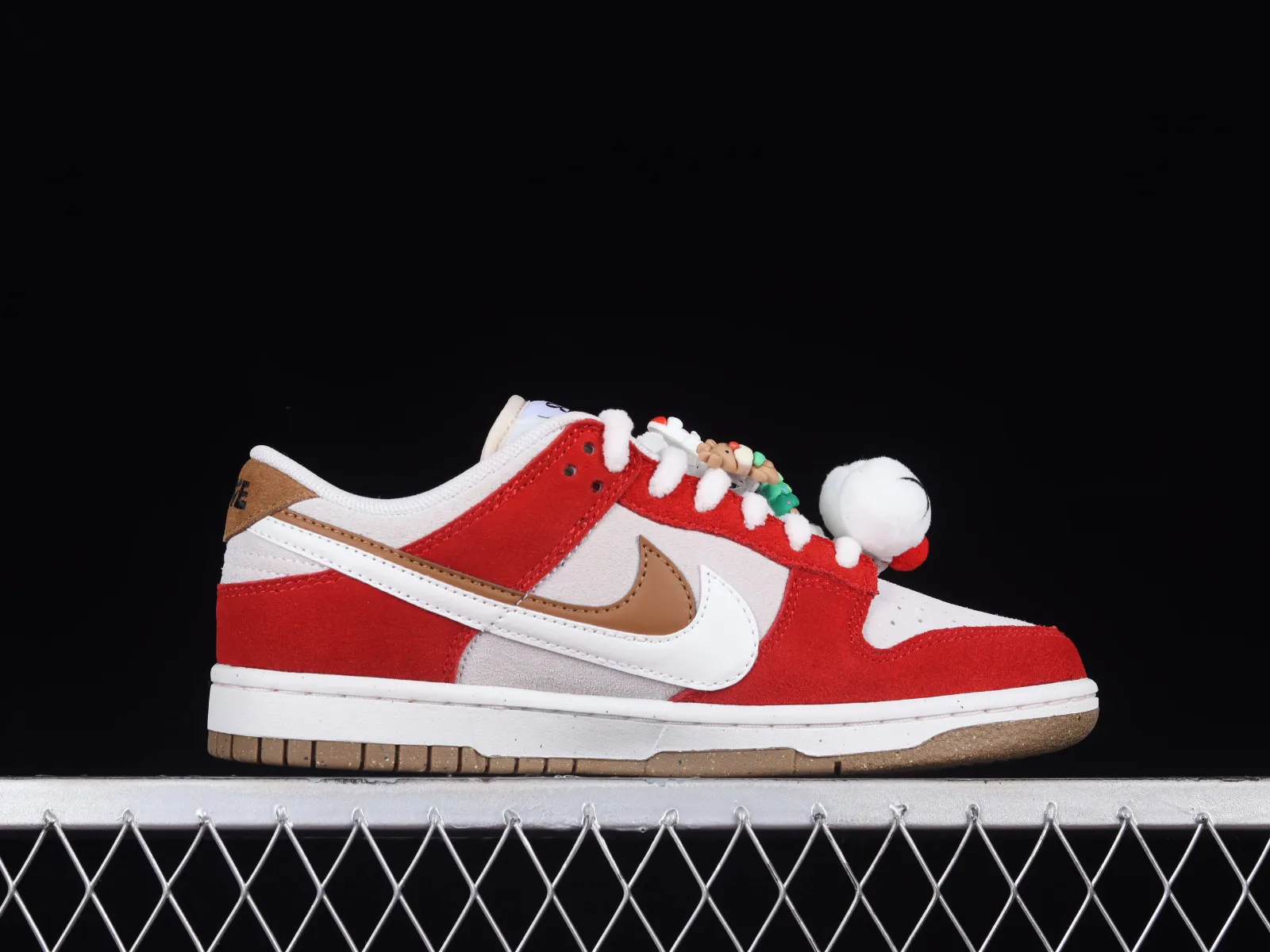 Nike SB Dunk Low 85 Christmas Red White Brown DO9457-112