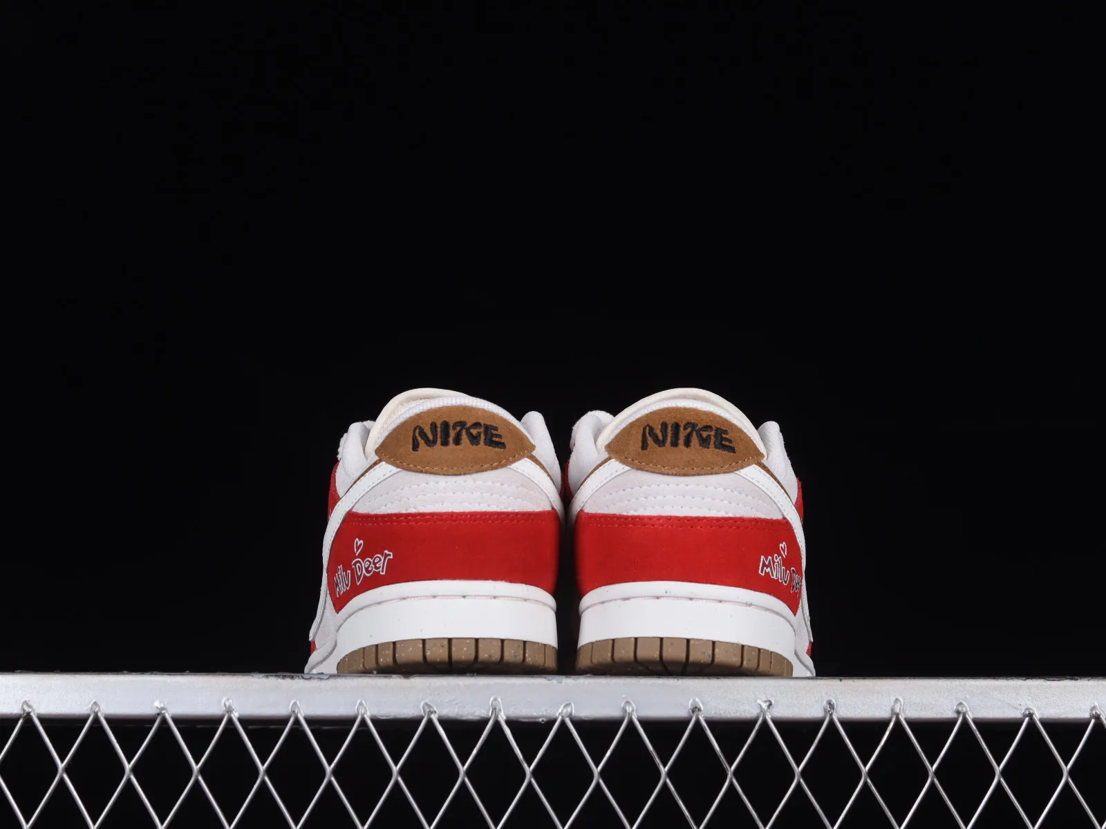 Nike SB Dunk Low 85 Christmas Red White Brown DO9457-112