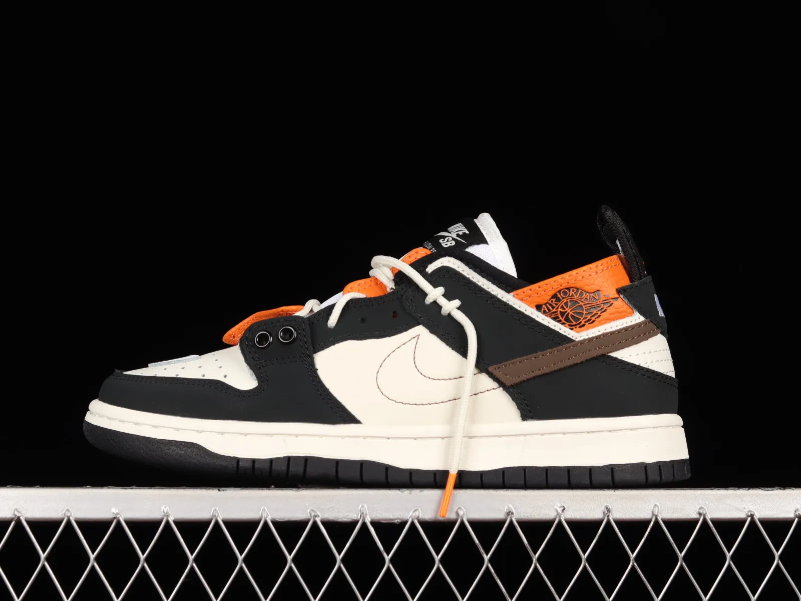 Nike SB Dunk Low Beige Black Orange Brown BQ6817-025