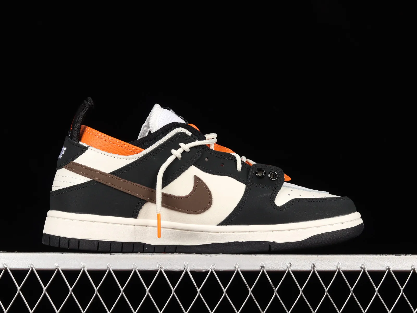 Nike SB Dunk Low Beige Black Orange Brown BQ6817-025