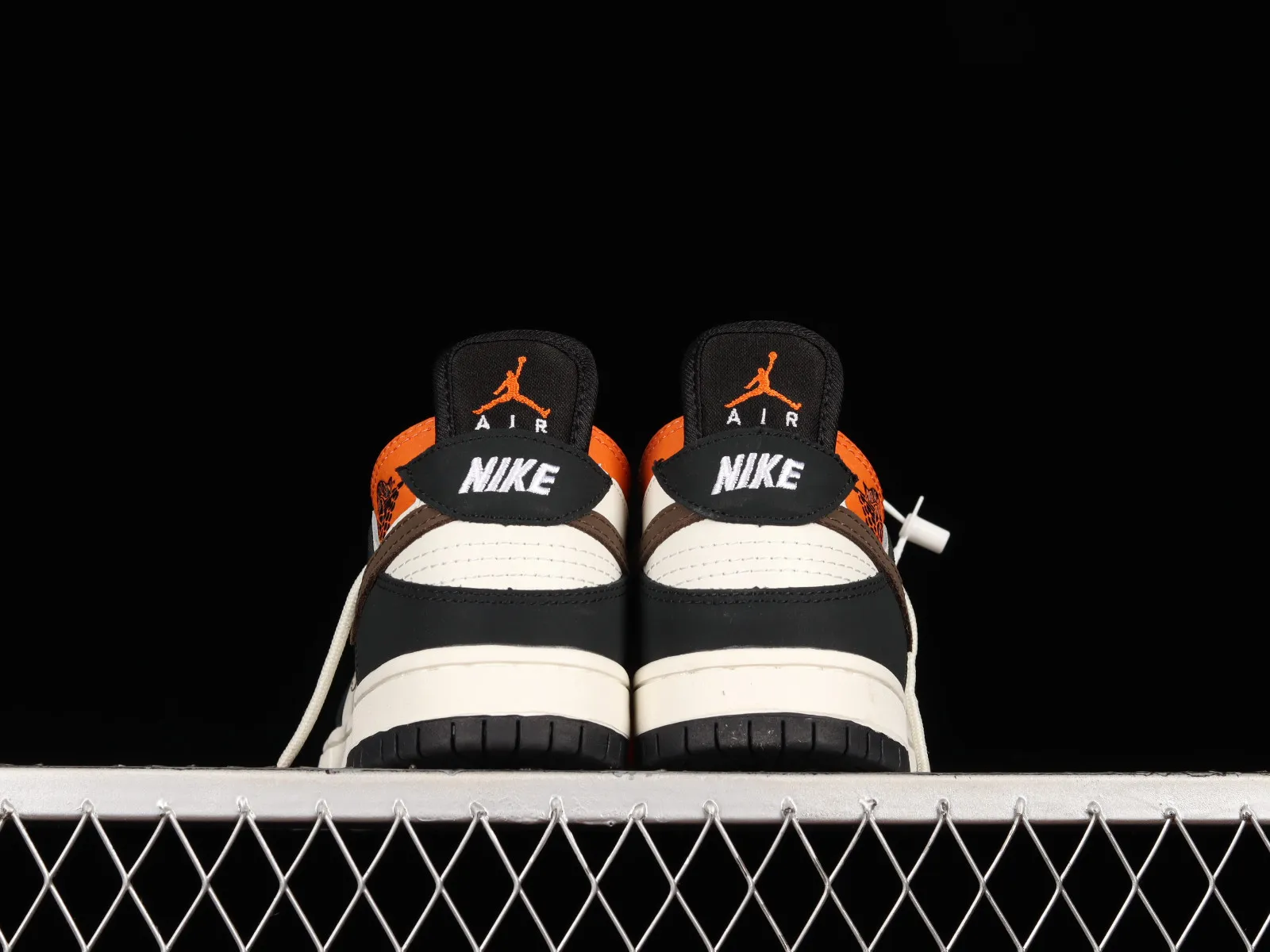 Nike SB Dunk Low Beige Black Orange Brown BQ6817-025