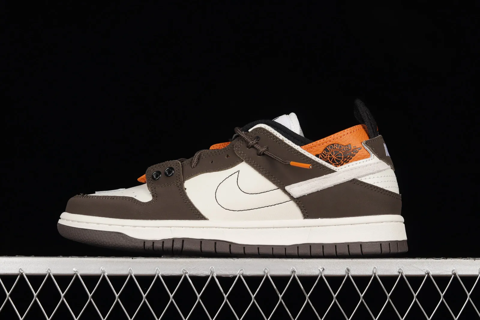 Nike SB Dunk Low Dark Brown Orange White BQ6817-027