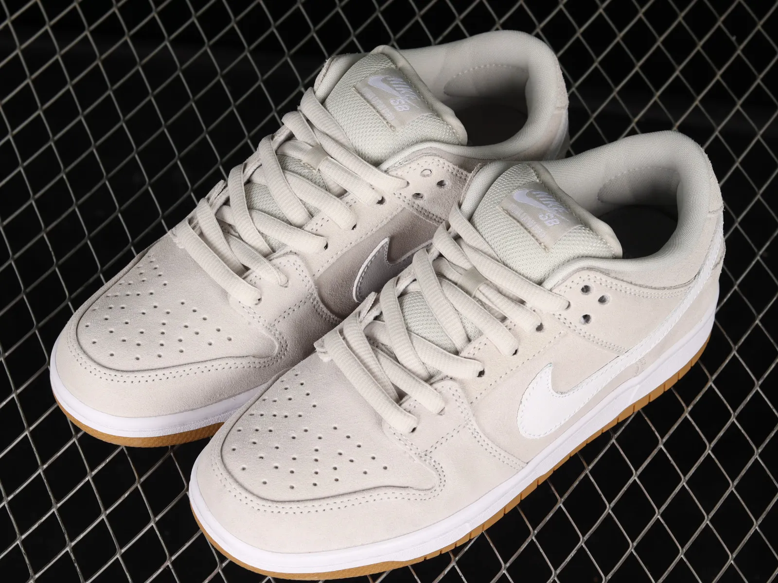 Nike SB Dunk Low Grey White Brown 304292-106