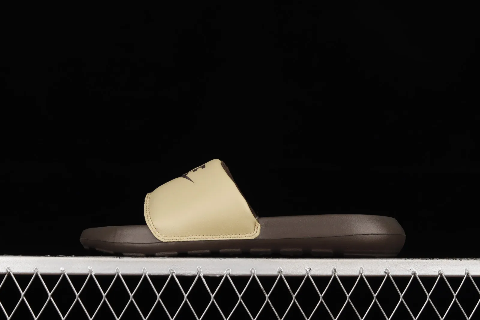 Nike Victori One Slide Wheat Grass Baroque Brown CN9675-701