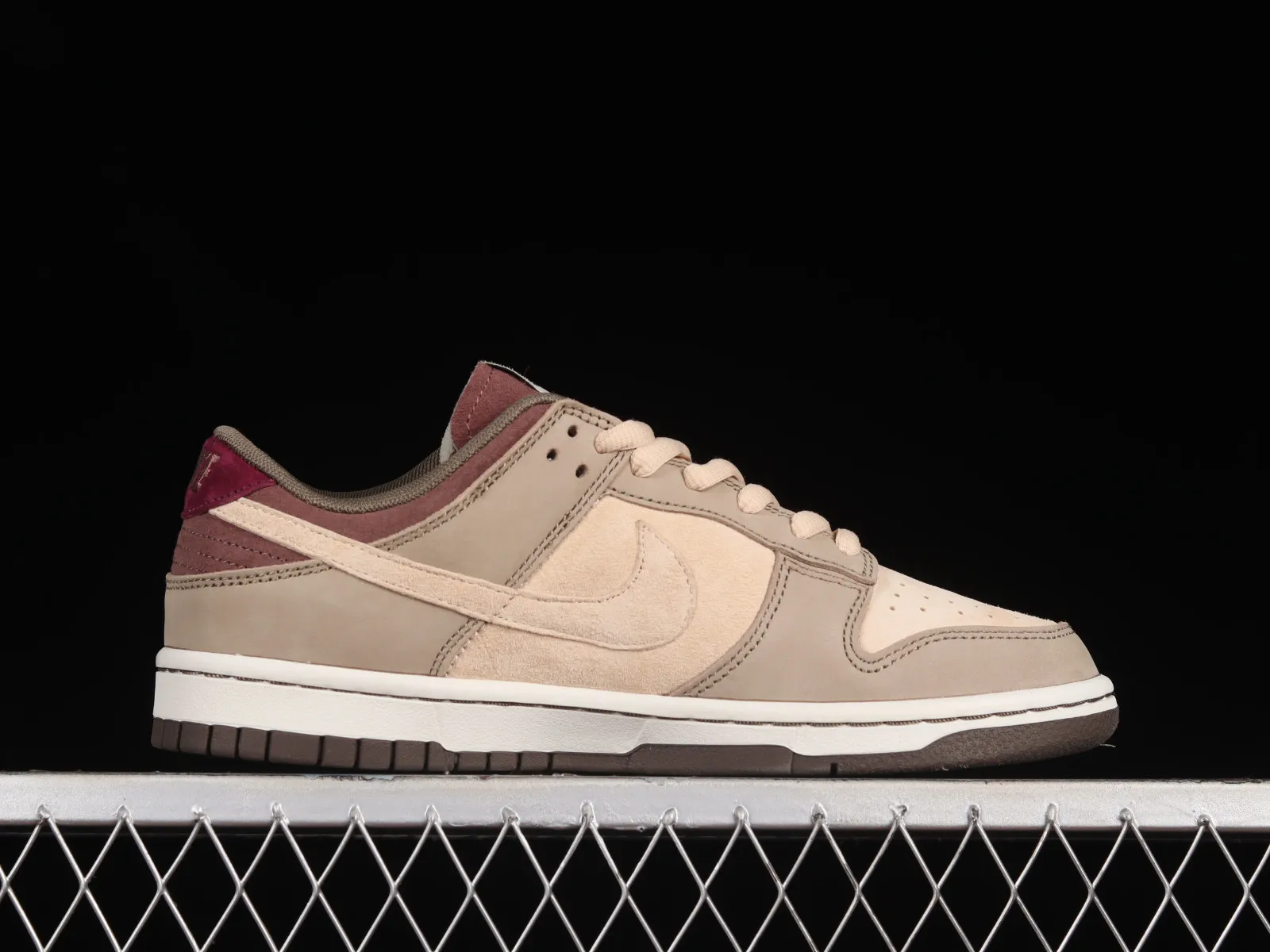 Otomo Katsuhiro x Nike SB Dunk Low Steamboy OST Dark Red Brown LF0039-030