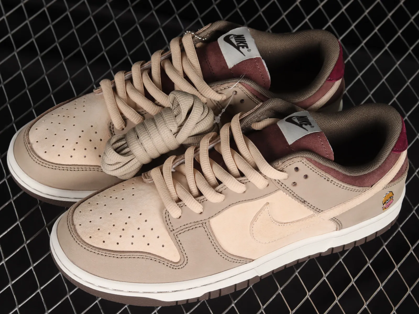 Otomo Katsuhiro x Nike SB Dunk Low Steamboy OST Dark Red Brown LF0039-030